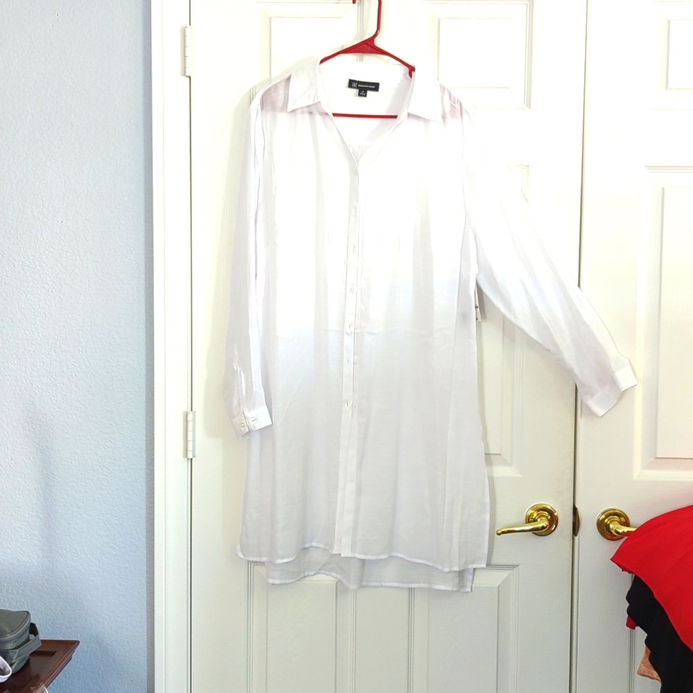 Inc..NWT.... OS (xl 14-16)  white sheer duster Button front L/S w side slits